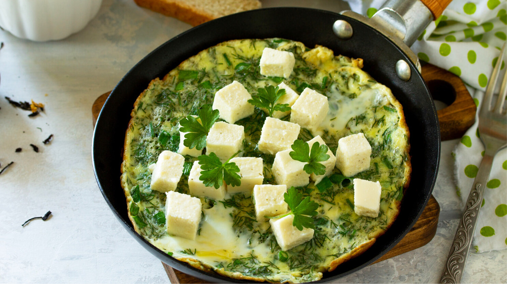 Omelete de Espinafre com Queijo Feta (Low Carb)