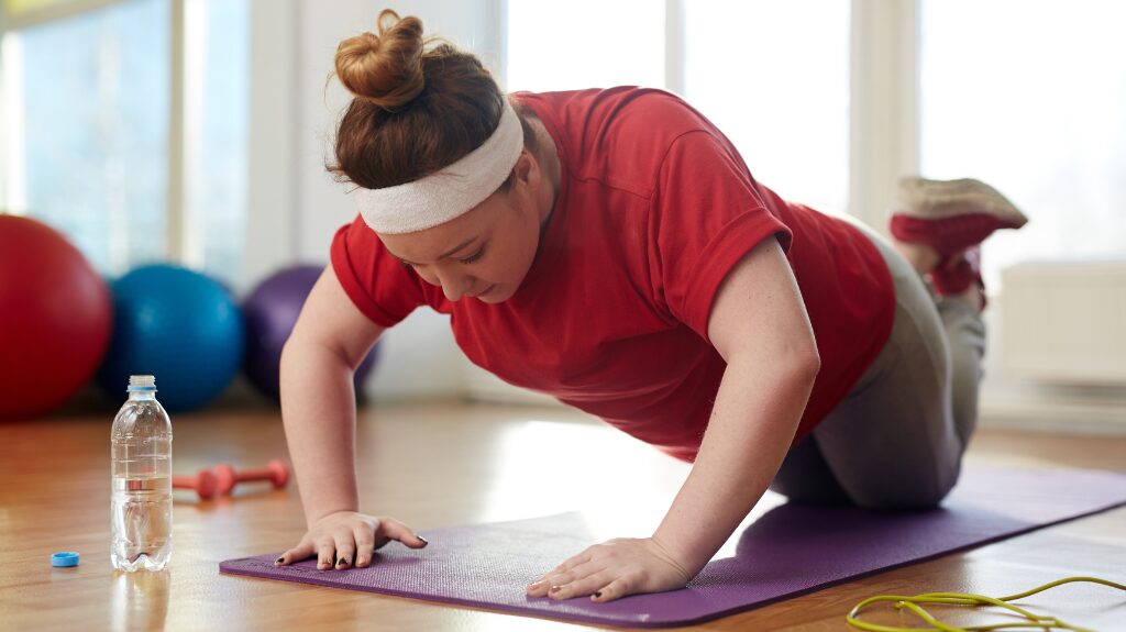 Treino em Casa para Perder Peso: Dicas e Treino Específico para Queima de Calorias